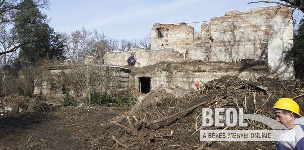 Tov�bbi k�pek�rt kattintson a k�pre.